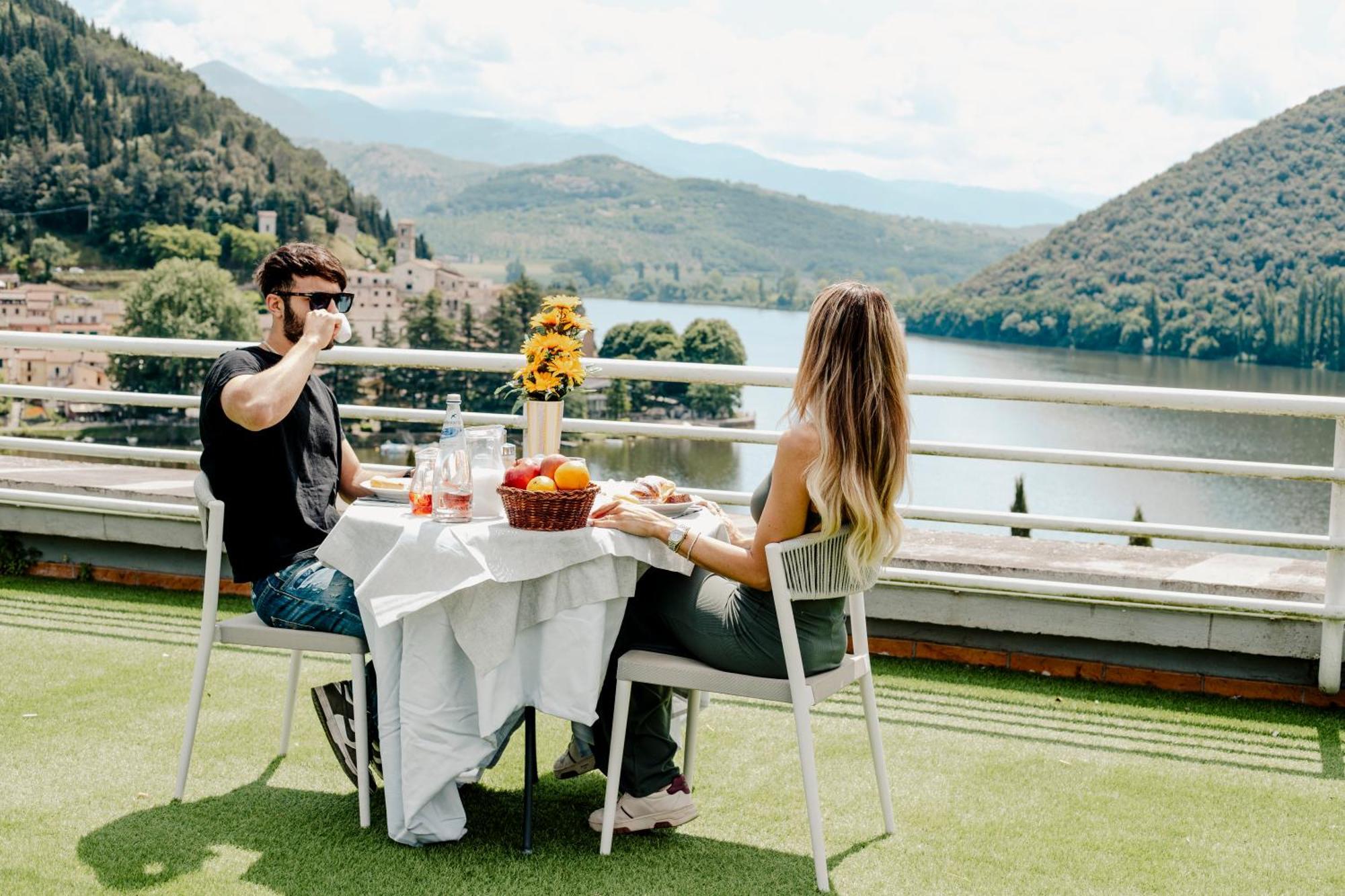 Hotel Del Lago Piediluco Active & Spa Exterior photo